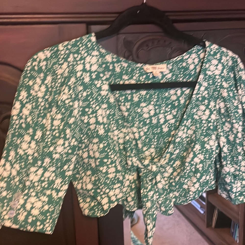 FL&L crop top - Picture 2 of 5
